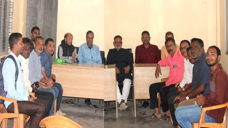 ধানের শীষ প্রতীকের মনোনীত প্রার্থী মনজুরুল ইসলাম মঞ্জুর সাথে