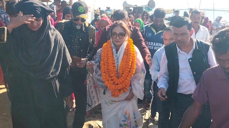 কিশোরগঞ্জ ৪ হাওরবাসীর ভালোবাসায় রঙিন কাজী রেহা কবির সিগমার গ