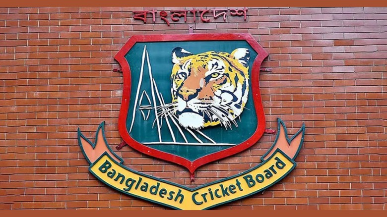 বিসিবির সভার দিনই চার পরিচালকের পদত্যাগ, আলোচনা তুঙ্গে