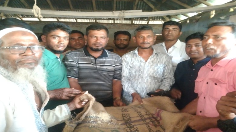 ইলিশ রক্ষায় জেলেদের পাশে মানবিক সহায়তা—গলাচিপায় ৩৮৬ জেলের মা