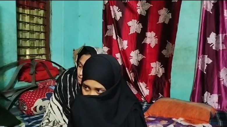 প্রেমের সম্পর্কে একসঙ্গে থাকার ইচ্ছা, গোপালগঞ্জে দুই তরুণীকে