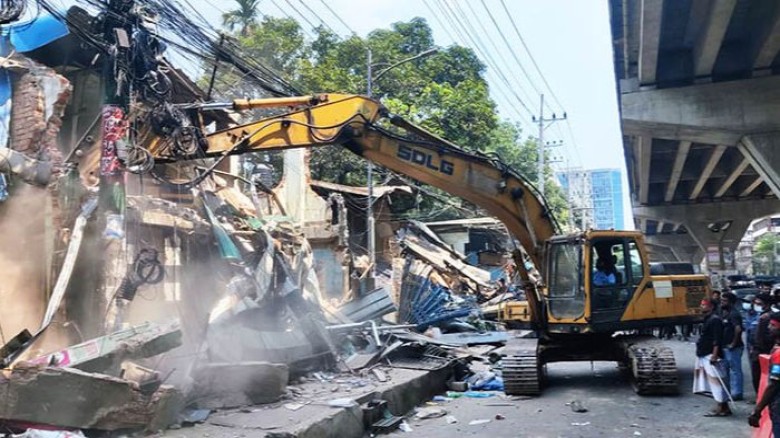 আগ্রাবাদে এক্সপ্রেসওয়ের র‍্যাম্প নির্মাণে উচ্ছেদ অভিযান