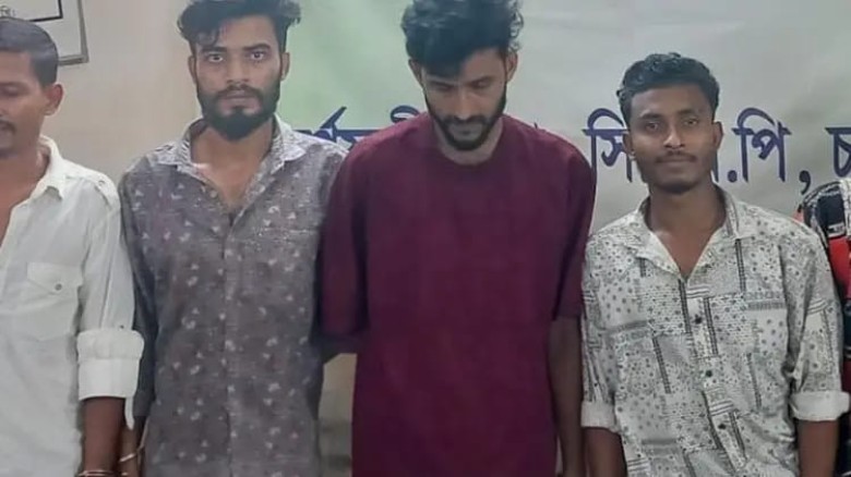 ঘোরাফেরায় সন্দেহ, চট্টগ্রামে ছাত্রশক্তির নেতাসহ গ্রেপ্তার ৫